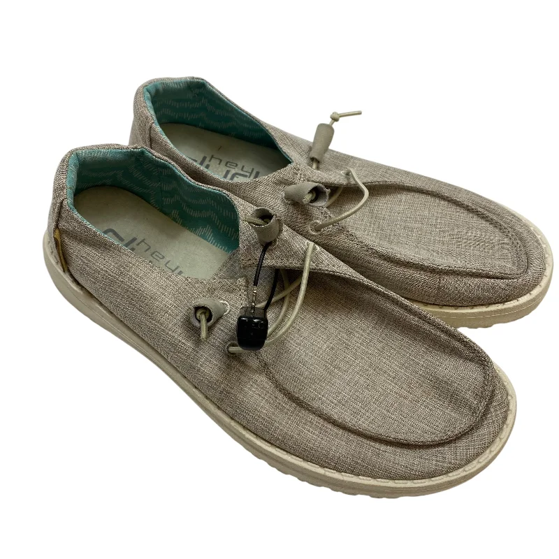 Flats with steady outsole layers -Shoes Flats By Hey Dude In Grey, Size: 7