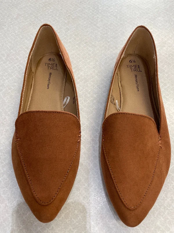 Flats for casual dusk strolls -Shoes Flats By Time And Tru In Brown, Size: 6.5