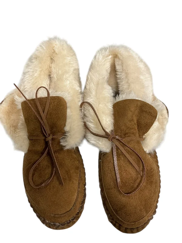 Light slippers for seamless wear -Slippers By Madden Girl In Brown