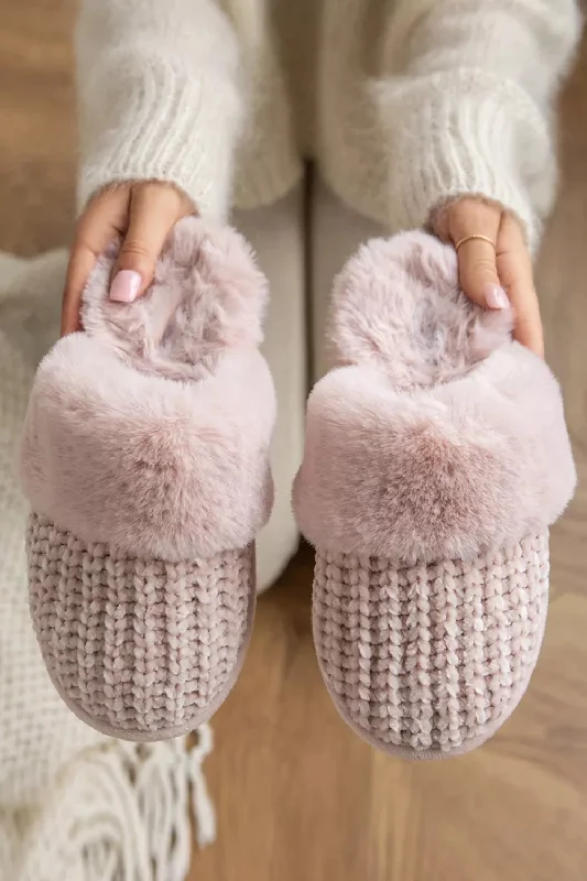 Slippers with artsy flair -WOMENS KNITTED LIGHT PINK SNUG FAUX FUR SLIPPERS