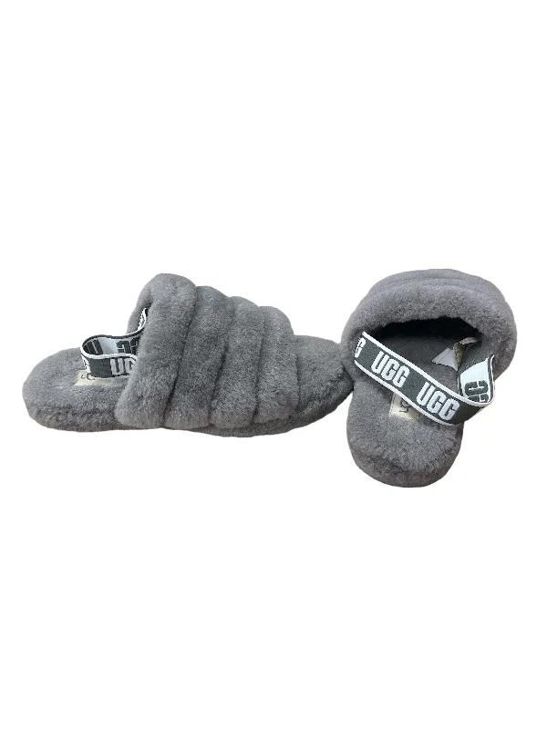 Slippers with soft pastel hues -Grey Slippers Ugg, Size 6