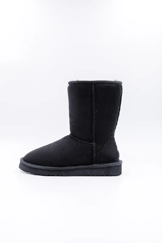 Boots for outdoor winter vibes -PAWJ Short Boot |  Black