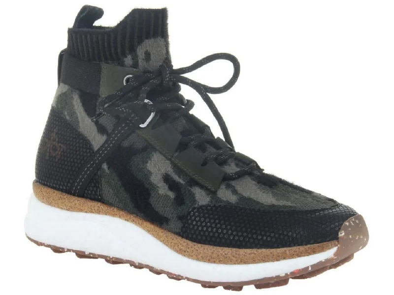 Durable athletic shoes for trail jogs-OTBT: Hybrid in PINE Sneakers SALE