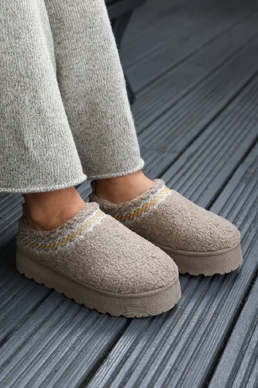 Slippers with odd weave -CHERRY FLATFORM AZTEC DETAIL LOW ANKLE SLIPPER BOOTS IN CAMEL SHEARLING