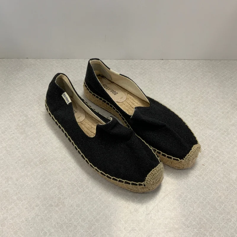 Flats for lively day scenes -Black & Tan Shoes Flats Soludos, Size 7