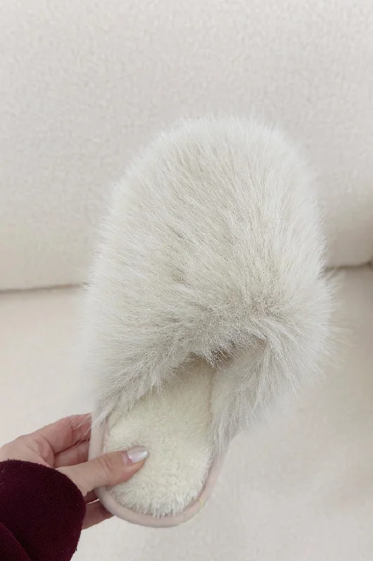 Light slippers for quick wear -BEIGE FAUX FUR FLUFFY SLIPPERS