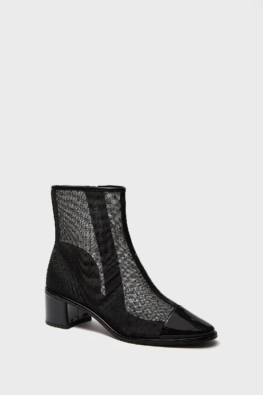 Boots for short winter escapes -Nero Cap-Toe Heel Ankle Boot