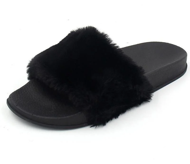 Slippers with traction grips -The Leadcat Slippers Sandals.